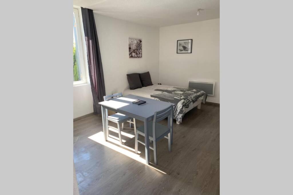La Batisse De Chabot N°3 Apartment Montlucon Bagian luar foto